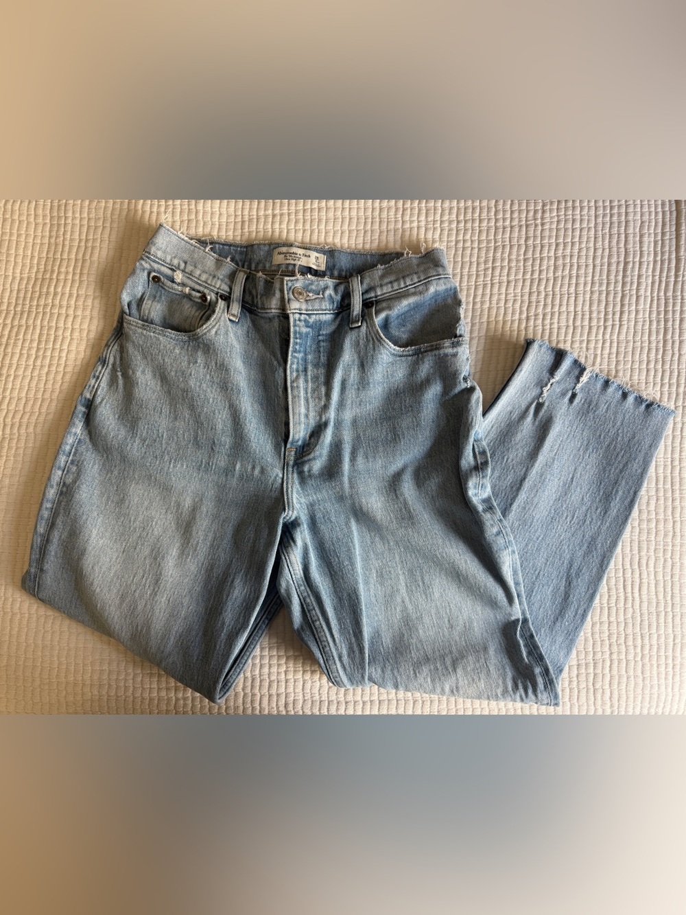 Abercrombie & Fitch Women’s Light Wash Relaxed Fit Jeans